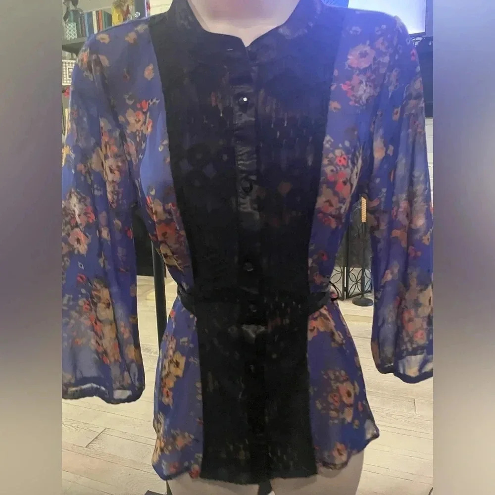 Boutique Belted top- small - Picture 1 of 4